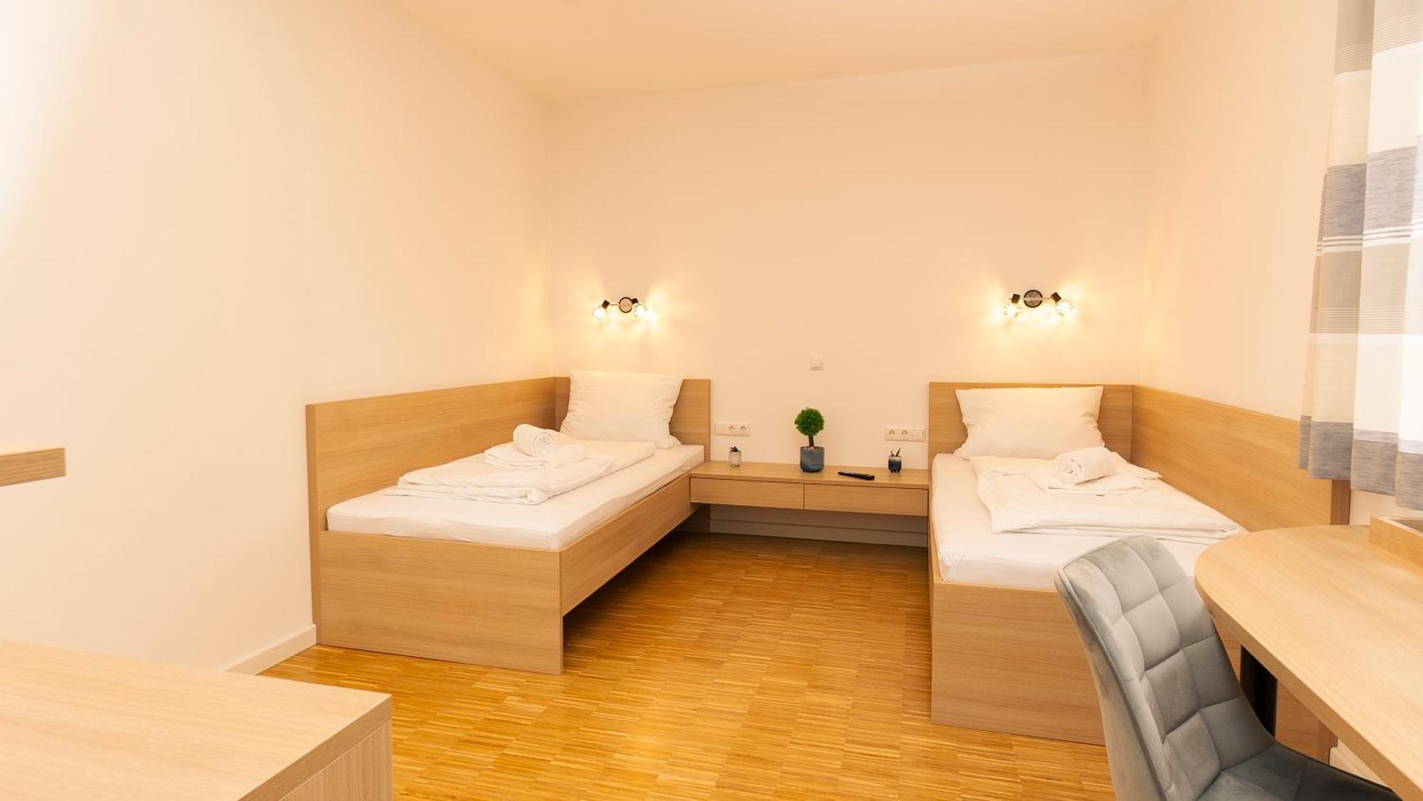 Henrys Sleeping Am Augsburger Eiskanal المظهر الخارجي الصورة